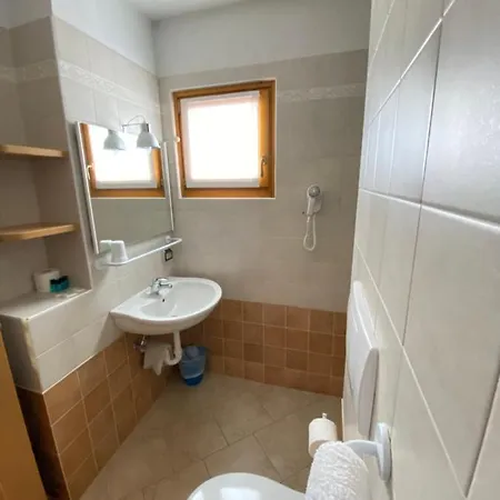 Sci运动公寓式酒店 博尔米奥